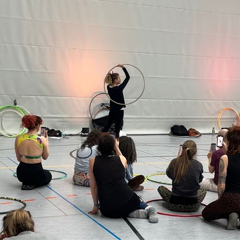 www.hulathehoop.de